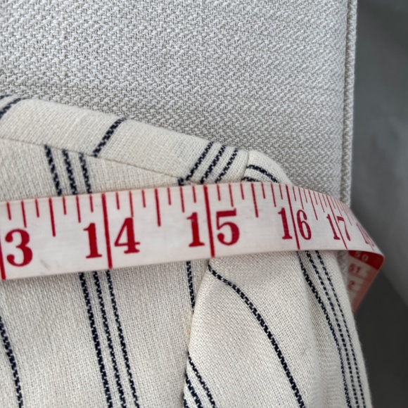 Chaps (NWT) (4) linen-blend, cream & navy, 2-button. - Picture 16 of 16